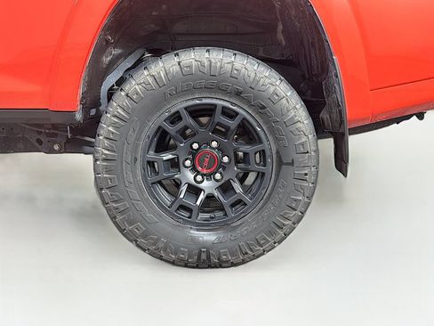 Used 2024 Toyota 4Runner TRD Off-Road Premium w/ Moonroof Package AWD/4WD image 33