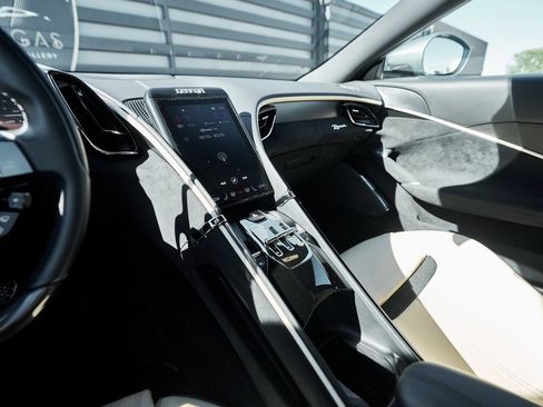 Used 2022 Ferrari Roma image 57