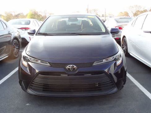 Used 2024 Toyota Corolla LE image 2