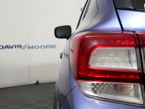 Used 2019 Subaru Crosstrek 2.0i Premium w/ Eyesight System image 10