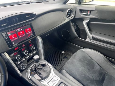 Used 2020 Toyota 86 RWD image 17