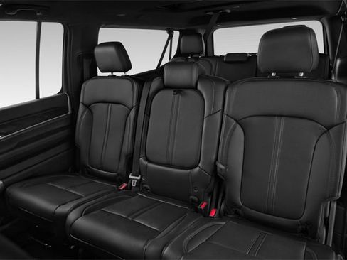 Used 2025 Jeep Grand Wagoneer L Series III w/ Rear-Seat Entertainment Group AWD/4WD image 11