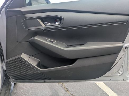 Used 2025 Honda Accord LX image 32
