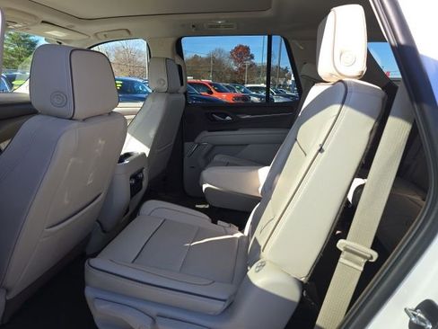 Used 2023 GMC Yukon Denali image 14
