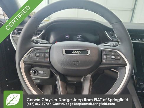 Used 2023 Jeep Grand Cherokee Altitude AWD/4WD image 21