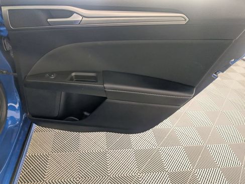 Used 2019 Ford Fusion SE FWD image 29