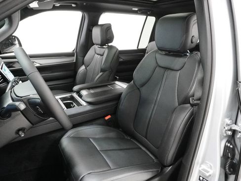 New 2026 Jeep Grand Wagoneer Limited image 10