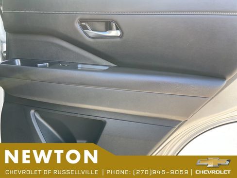 Used 2025 Nissan Pathfinder SL AWD/4WD image 41