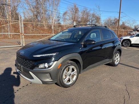 Used 2023 Hyundai Kona SEL image 3