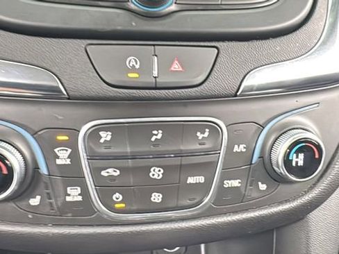 Used 2024 Chevrolet Equinox LT image 28