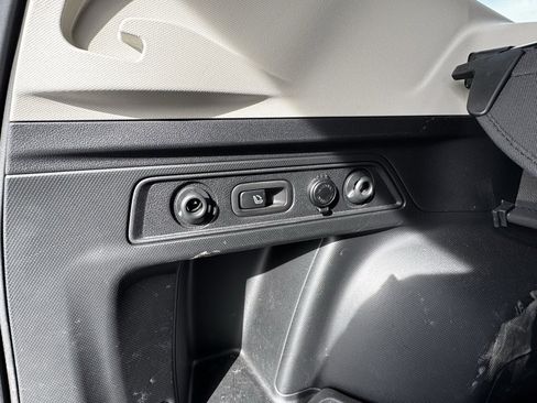 Used 2024 Subaru Forester Limited image 7