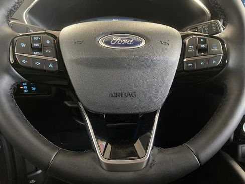 New 2025 Ford Escape SE w/ PHEV Premium Package FWD image 17