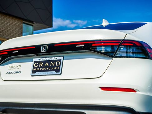 Used 2023 Honda Accord EX image 13