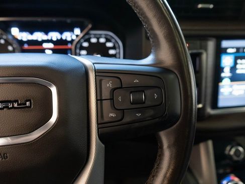 Used 2021 GMC Yukon Denali w/ Denali Premium Package image 31