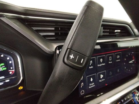 Used 2024 GMC Sierra 2500 Denali w/ Denali Reserve Package image 15