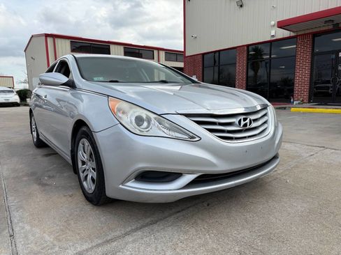 Used 2012 Hyundai Sonata GLS image 3