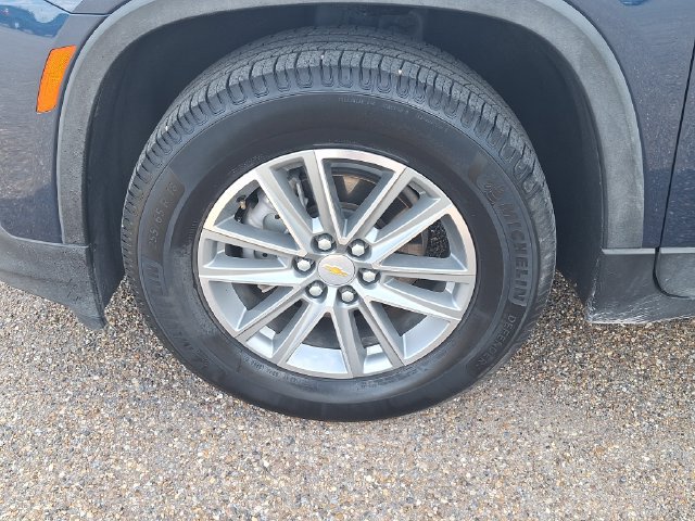 Used 2023 Chevrolet Traverse LT FWD image 14