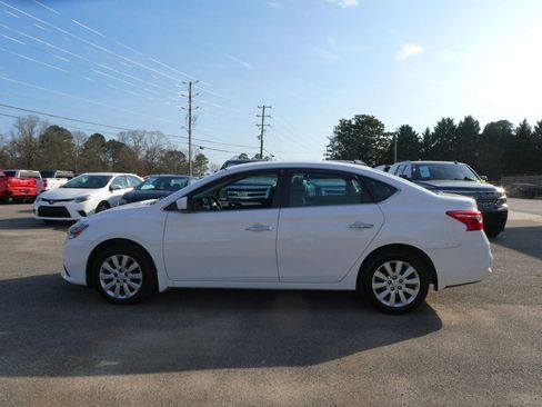 Used 2017 Nissan Sentra S image 9
