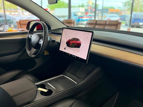 Used 2023 Tesla Model Y Long Range AWD/4WD image 17