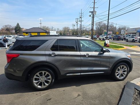 Used 2022 Ford Explorer XLT w/ Equipment Group 202A AWD/4WD image 25