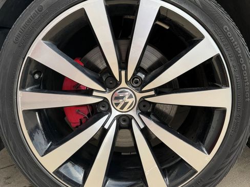 Used 2012 Volkswagen Beetle Launch Edition FWD image 15