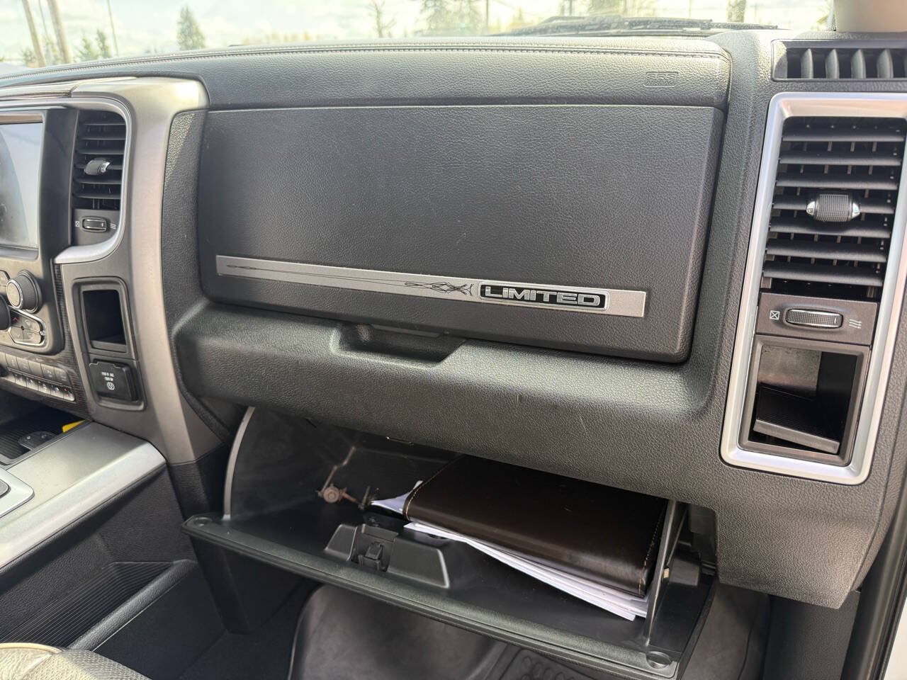 Used 2015 RAM 2500 Limited AWD/4WD image 36