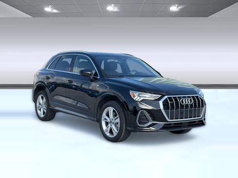 Certified 2023 Audi Q3 2.0T Premium w/ Convenience Package AWD/4WD image 7
