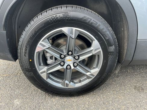 Used 2025 Chevrolet Blazer LT FWD image 31