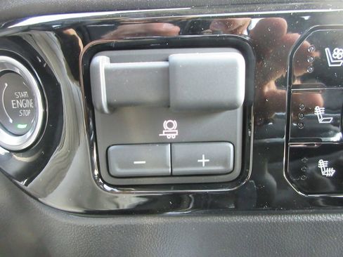 New 2026 GMC Sierra 1500 SLT image 21