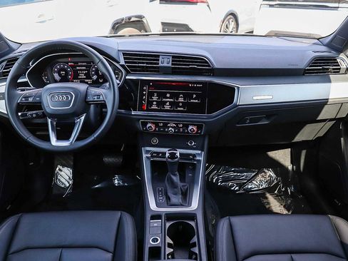 Used 2025 Audi Q3 2.0T Premium Plus w/ Premium Plus Package image 16