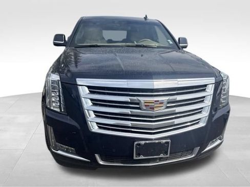 Used 2019 Cadillac Escalade Platinum AWD/4WD image 4