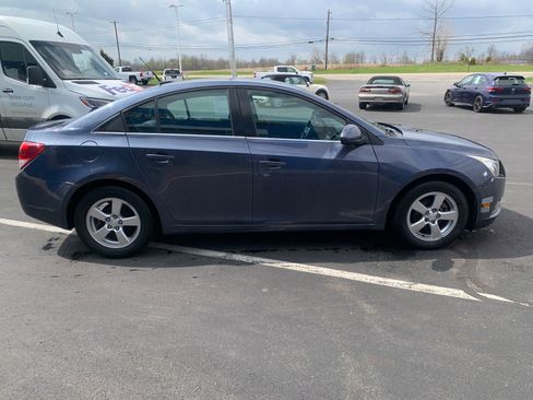 Used 2014 Chevrolet Cruze LT FWD image 2