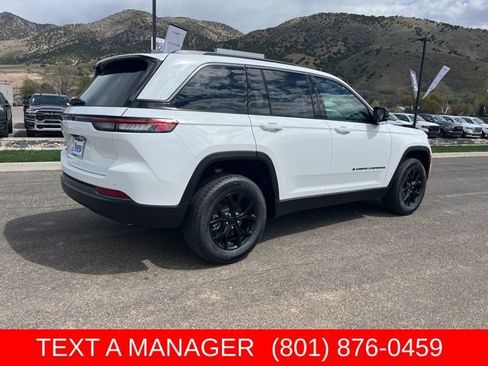 New 2026 Jeep Grand Cherokee Altitude AWD/4WD image 3
