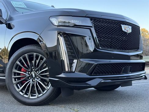 Used 2024 Cadillac Escalade V image 8