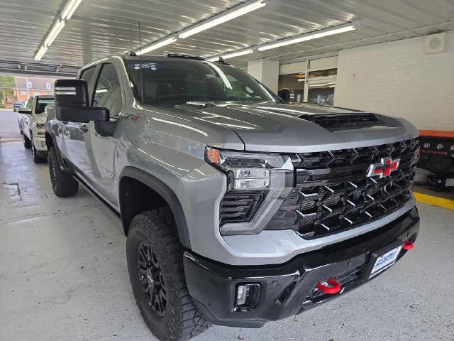 Certified 2025 Chevrolet Silverado 2500 ZR2 AWD/4WD image 7