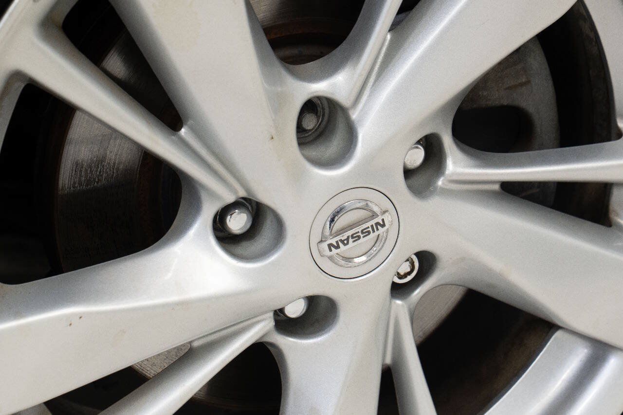 Used 2014 Nissan Altima 2.5 SV w/ Convenience Package FWD image 48