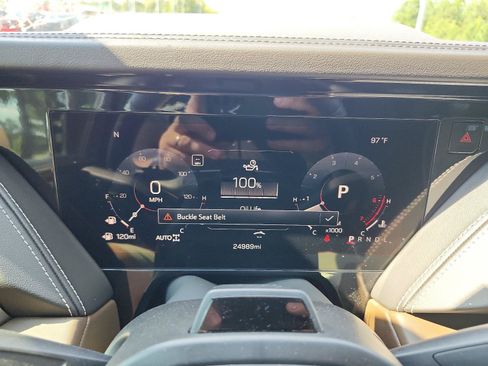 Certified 2025 GMC Yukon Denali Ultimate AWD/4WD image 26