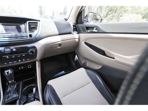 Used 2017 Hyundai Tucson Sport FWD image 12
