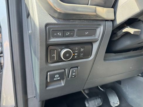 Used 2023 Ford F150 Lariat AWD/4WD image 4