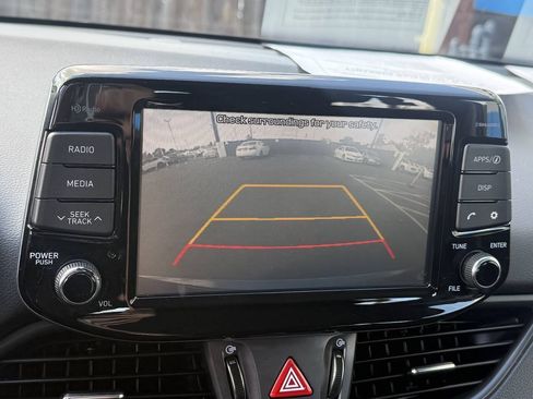 Used 2018 Hyundai Elantra GT FWD image 7