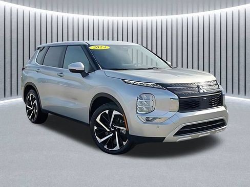 Used 2024 Mitsubishi Outlander SE AWD/4WD image 1