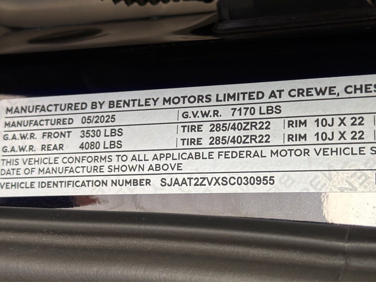 Used 2025 Bentley Bentayga AWD/4WD image 39