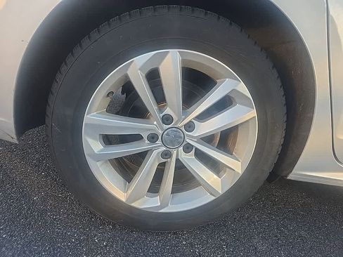 Used 2020 Volkswagen Passat 2.0T S image 10