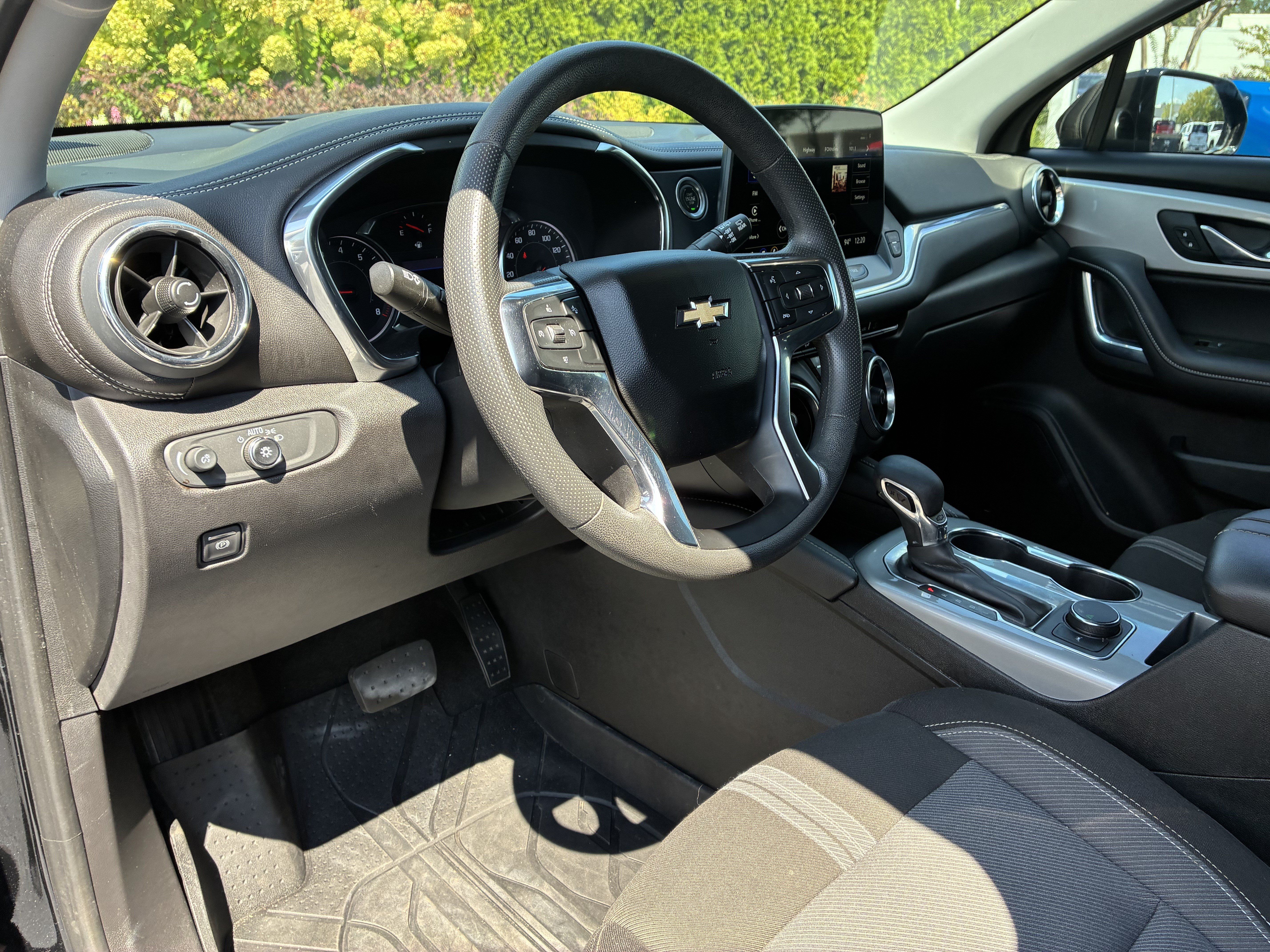 Used 2023 Chevrolet Blazer LT FWD image 21