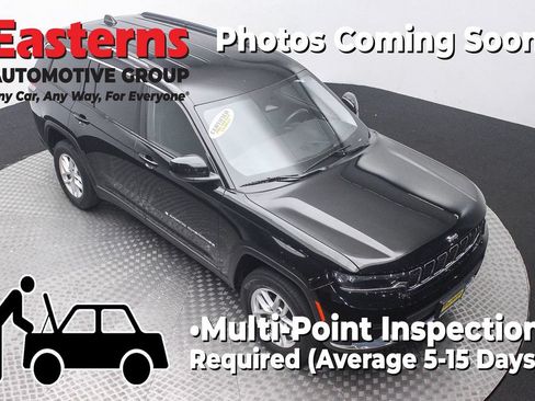 Used 2022 Jeep Grand Cherokee L Laredo w/ Luxury Tech Group I AWD/4WD image 3
