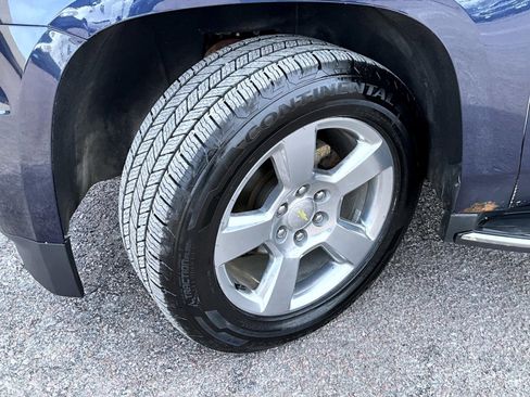 Used 2017 Chevrolet Suburban Premier image 25