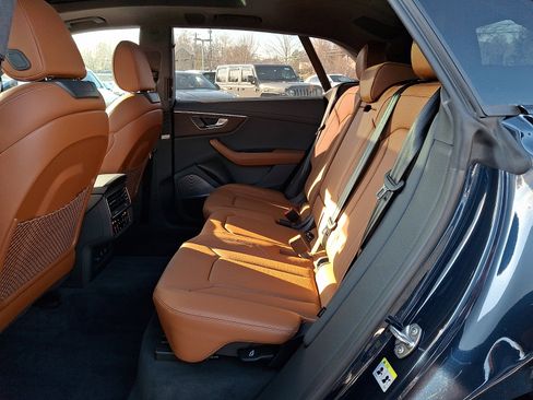 Used 2025 Audi Q8 Prestige w/ Prestige Package image 10