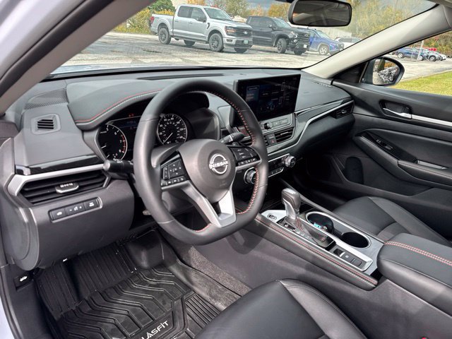 Used 2025 Nissan Altima 2.5 SR w/ SR Premium Package AWD/4WD image 60