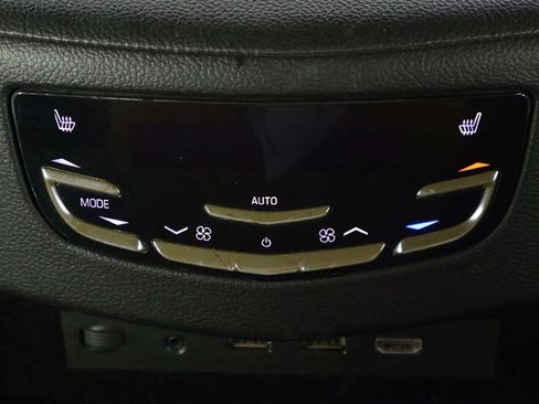 Used 2020 Cadillac Escalade Platinum AWD/4WD image 55