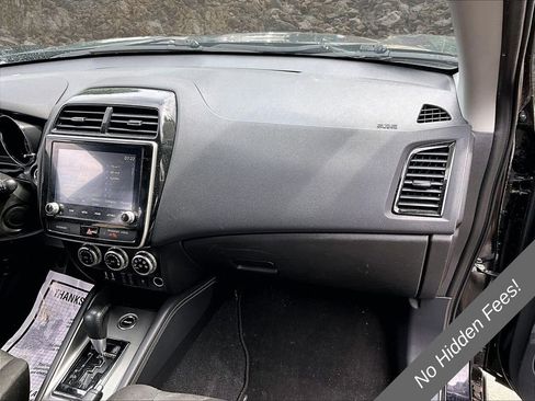 Used 2020 Mitsubishi Outlander Sport SE AWD/4WD image 14